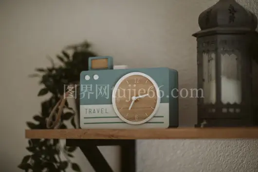 蓝白模拟时钟10点定格瞬间