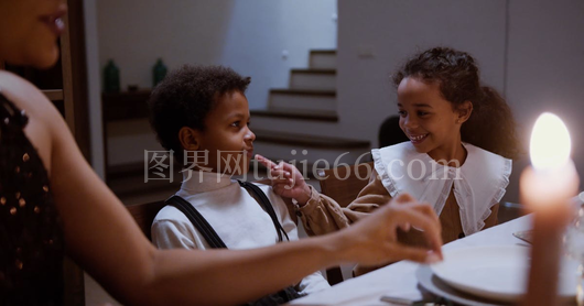 圣诞老人家庭晚宴惊喜亮相