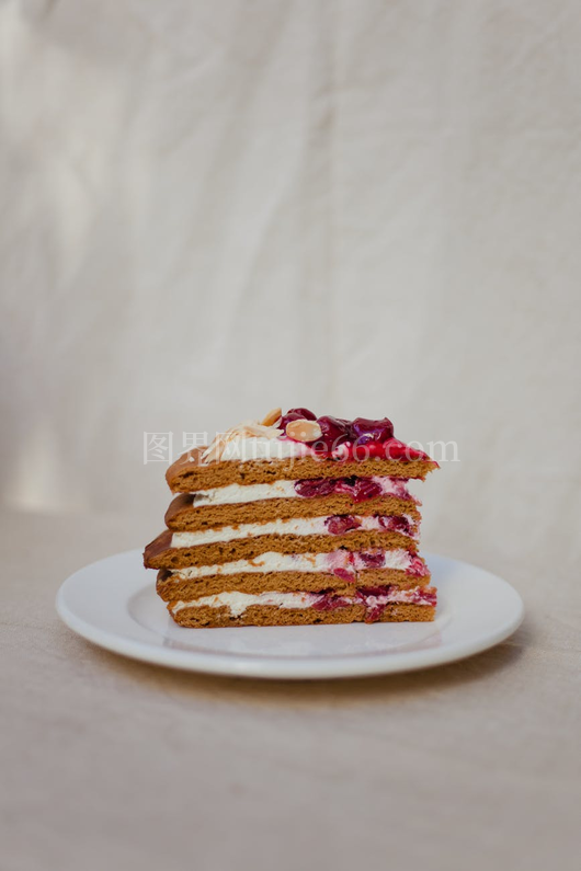 美味草莓奶油蛋糕