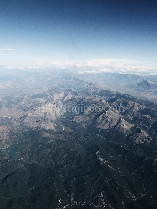 希腊埃夫里塔尼亚空中山脉旅行冒险