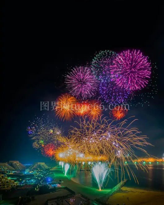 阿勒玛纳哈马庆祝夜烟花盛景
