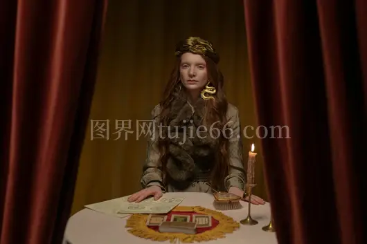 神秘占卜师塔罗牌昏暗剧场画像