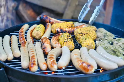夏日烧烤香肠玉米佳选