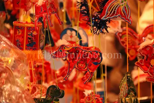 春节市场红金装饰庆祝盛景