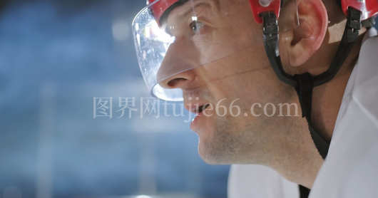 冰球运动员特写视频画面