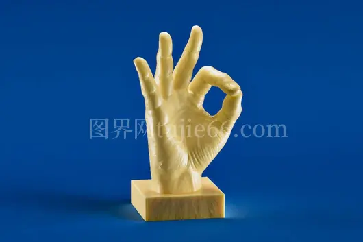 手塑V型雕塑艺术作品