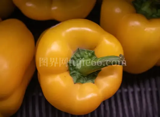 黄色辣椒堆积图