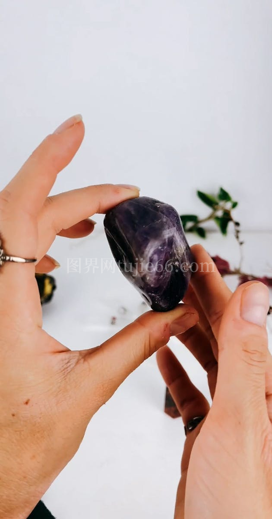 人物水晶手持画面