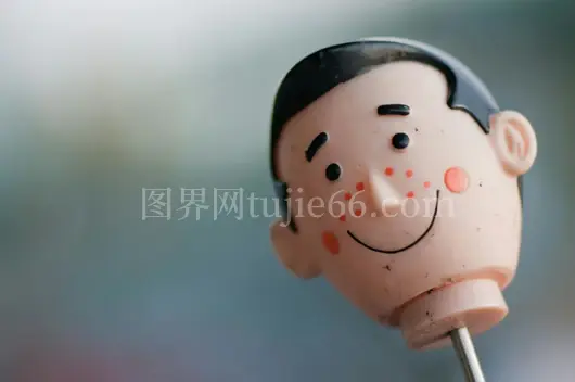 卡通玩具特写微笑愉快表情